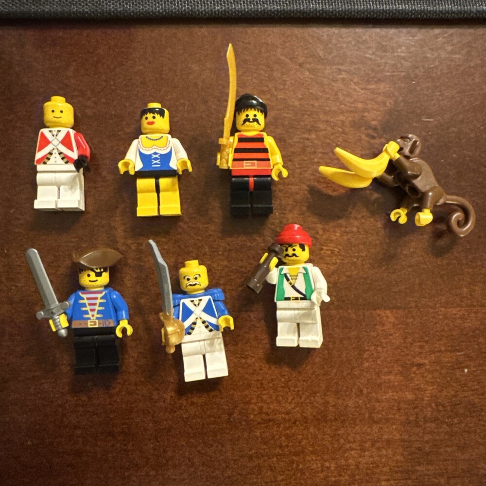 LEGO Pirates Minifigures Lot of 7 w/ Accessories Hats & Weapons